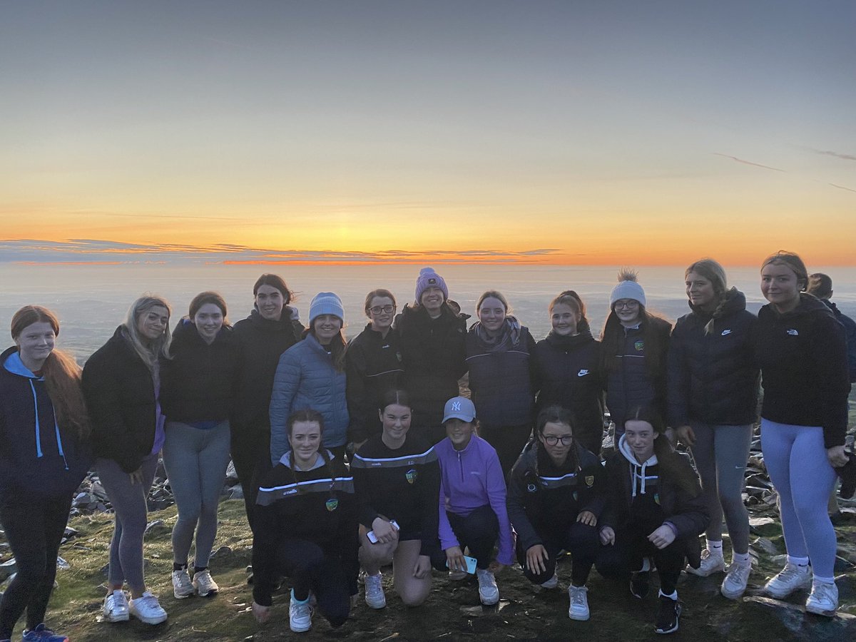 DromaraGAC's tweet photo. Darkness into Light 2022 🌅

‘Hope is being able to see the light despite the darkness’

🖤🤍 https://t.co/NDGzlLKZeo