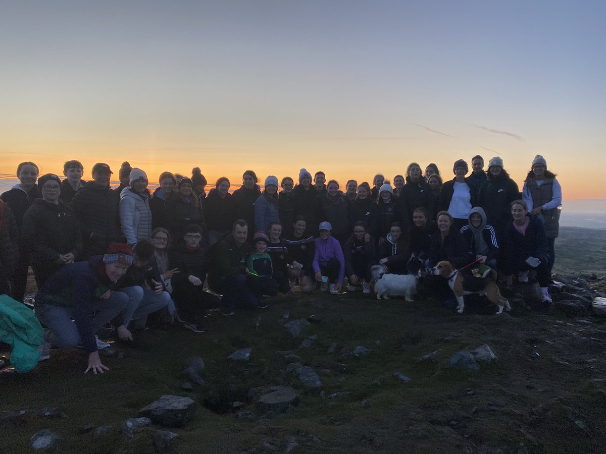 DromaraGAC's tweet photo. Darkness into Light 2022 🌅

‘Hope is being able to see the light despite the darkness’

🖤🤍 https://t.co/NDGzlLKZeo