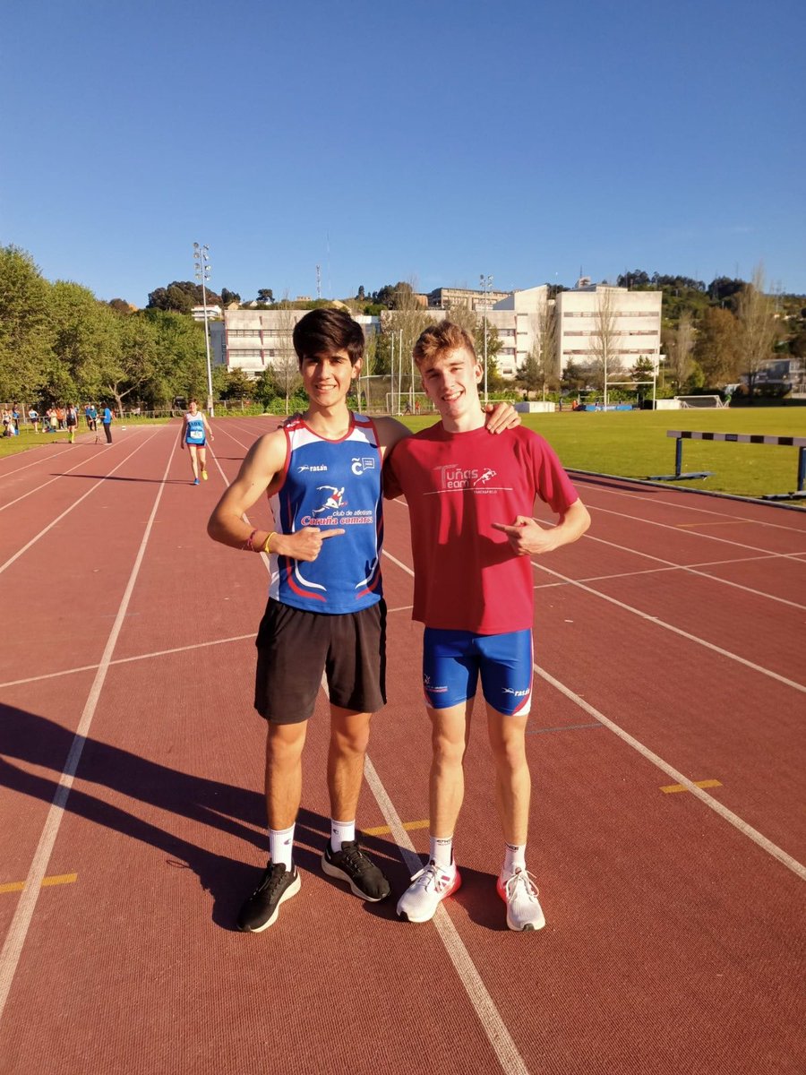 O coruñés Daniel Salgueiro (á dereita da foto) bateu o récord galego cadete de 600 m. con 1:22.22. O anterior rexistro era de Carlos Álvarez (1:23.71, ano 2017). O atleta do Coruña Comarca ten os dous récords galegos da distancia conseguidos este ano (en pista cuberta, 1:24.53)