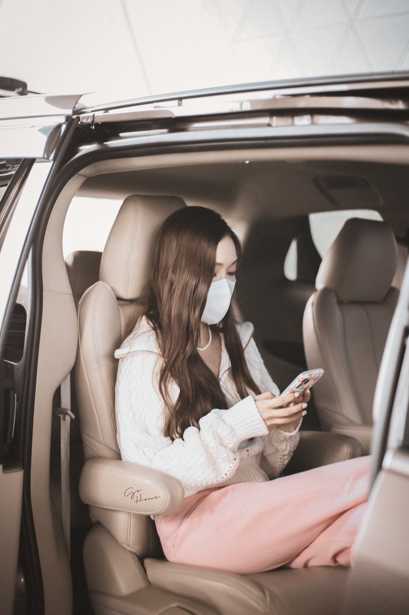 GoHome0418's tweet photo. #제시카 #jessicajung #jessica   

220507 上班🎬

“大家好 我是kā gě儿”🤣 https://t.co/Tcu0T7iV06
