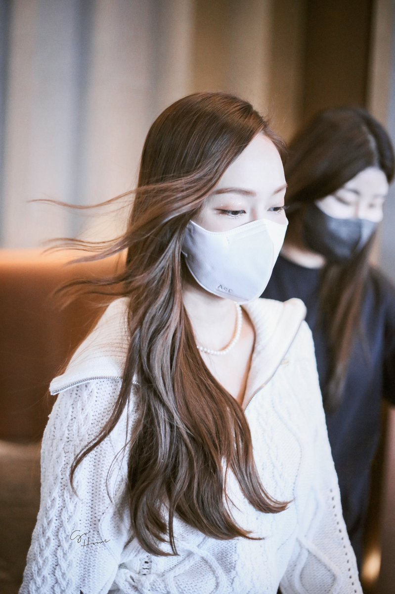 GoHome0418's tweet photo. #제시카 #jessicajung #jessica   

220507 上班🎬

“大家好 我是kā gě儿”🤣 https://t.co/Tcu0T7iV06