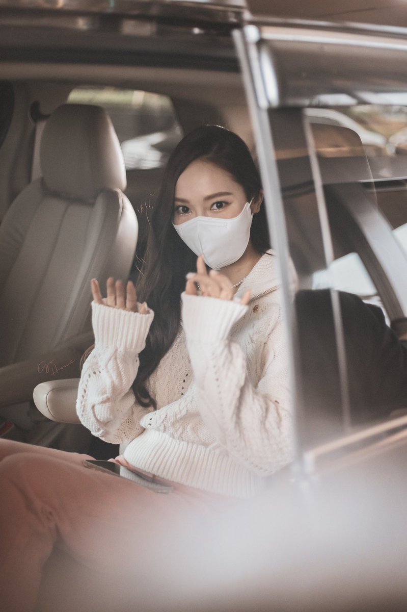 GoHome0418's tweet photo. #제시카 #jessicajung #jessica   

220507 上班🎬

“大家好 我是kā gě儿”🤣 https://t.co/Tcu0T7iV06