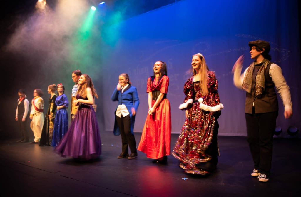 CPCKilcullen's tweet photo. Our TY students delivered another smash hit performance of The Grimm Tale of Cinderella to the delight of the audience which included the playwright Katie McCann. Huge congratulations to all involved! #CPCstars #teamwork https://t.co/tgtU0BR11m