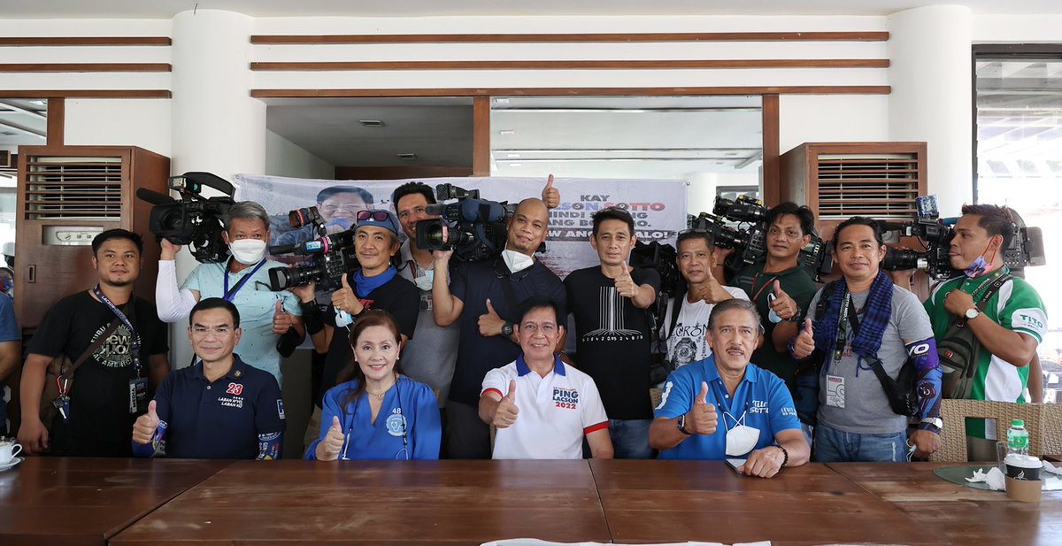 usapinglacson's tweet photo. @iampinglacson @sotto_tito @MinguitaPadilla @GeneralEleazar Maraming salamat at kudos sa mga media na sumunod sa kampanya ng @iampinglacson @sotto_tito team!

#LacsonSottoPanaloTayo https://t.co/ck1w2cF40x