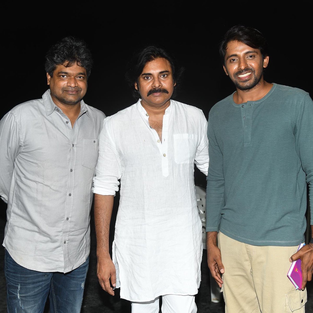 Preyadarshe's tweet photo. నచ్చిందో చెప్పడానికి రోజంతా ఎదురుచూశాను! హరీష్ శంకర్ (@harish2you) అన్న వల్ల ఆ కోరిక తీరింది, నీకు ప్రత్యేక కృతజ్ఞతలు అన్న! కళ్యాణ్ గార్ని కలిసి మాట్లాడడం ఒక మర్చిపోలేని అనుభూతి... https://t.co/CG0TioQhpl