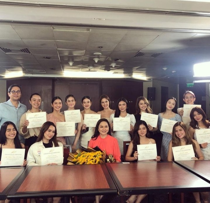 cdreamersofc's tweet photo. [05072022]
Congratulations starmagic babies,with CSC and Direk Lauren !🤍🌠

📸:@gidgetdc 
📎https://t.co/VRzOQyYUlg
#tatakstarmagic #personalitydevelopmentworkshop
#CharlieDizon https://t.co/WQIGaUGLc2