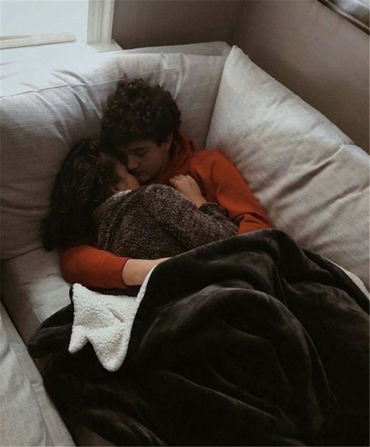 unas ganas de estar así con vos,pero estás lejos :(