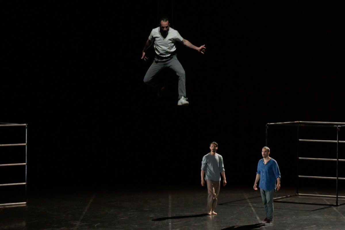 EventorsLab's tweet photo. Last night. Sem palavras
Excelente performance
Borderline da companhia Wang Ramirez, no âmbito do Central Artes  - Programação Cultural em Rede 

#centralartes https://t.co/4zCE1sIoic