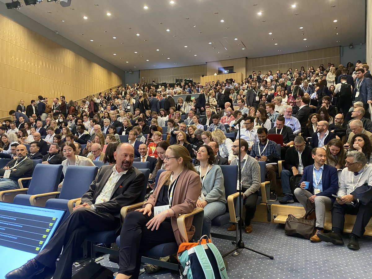 P_Montay_Gruel's tweet photo. And people still entering the packed auditorium. Maybe @ESTRO_RT underestimated the interest in FLASH-RT. #ESTRO2022 https://t.co/Ibici9rdyi