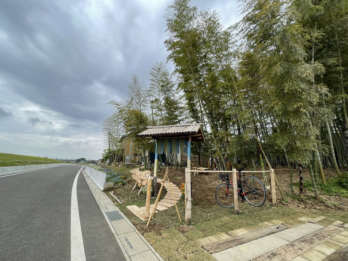 kitakoshi_reds's tweet image. 今日は行きたくても行けてなかった竹林カフェ風さんへ〜 はちみつレモンが爽やかすぎて1杯じゃ足りない（笑） #Bianchi #NIRONE7 #ロードバイク #ロードバイク好きと繋がりたい #ロードバイクのある景色 #ロードバイクのある生活 #ロードバイク仲間が欲しい  #江戸サイ #江戸川サイクリングロード