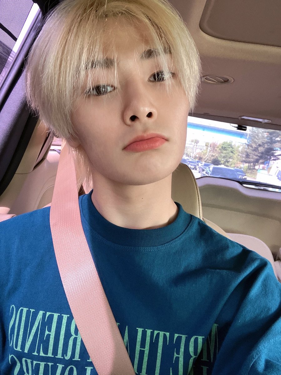 yjnbbl2's tweet photo. [💭] 220507 ★ 3:57PM KST 

♡ 아이엔 sent pictures ♡ https://t.co/424Dhqy6mA