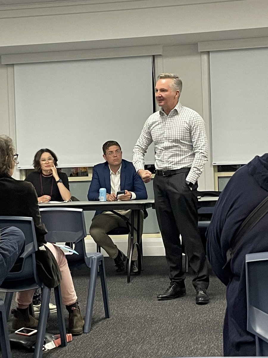 jeromelaxale's tweet photo. Climate change a huge issue in #bennelong. Last night @Bowenchris came to front locals and outline our policies for this election. A Labor win in Bennelong will see action on climate change. A liberal win and we get 3 more years of Morrison #auspol https://t.co/ISTw0FUTSA
