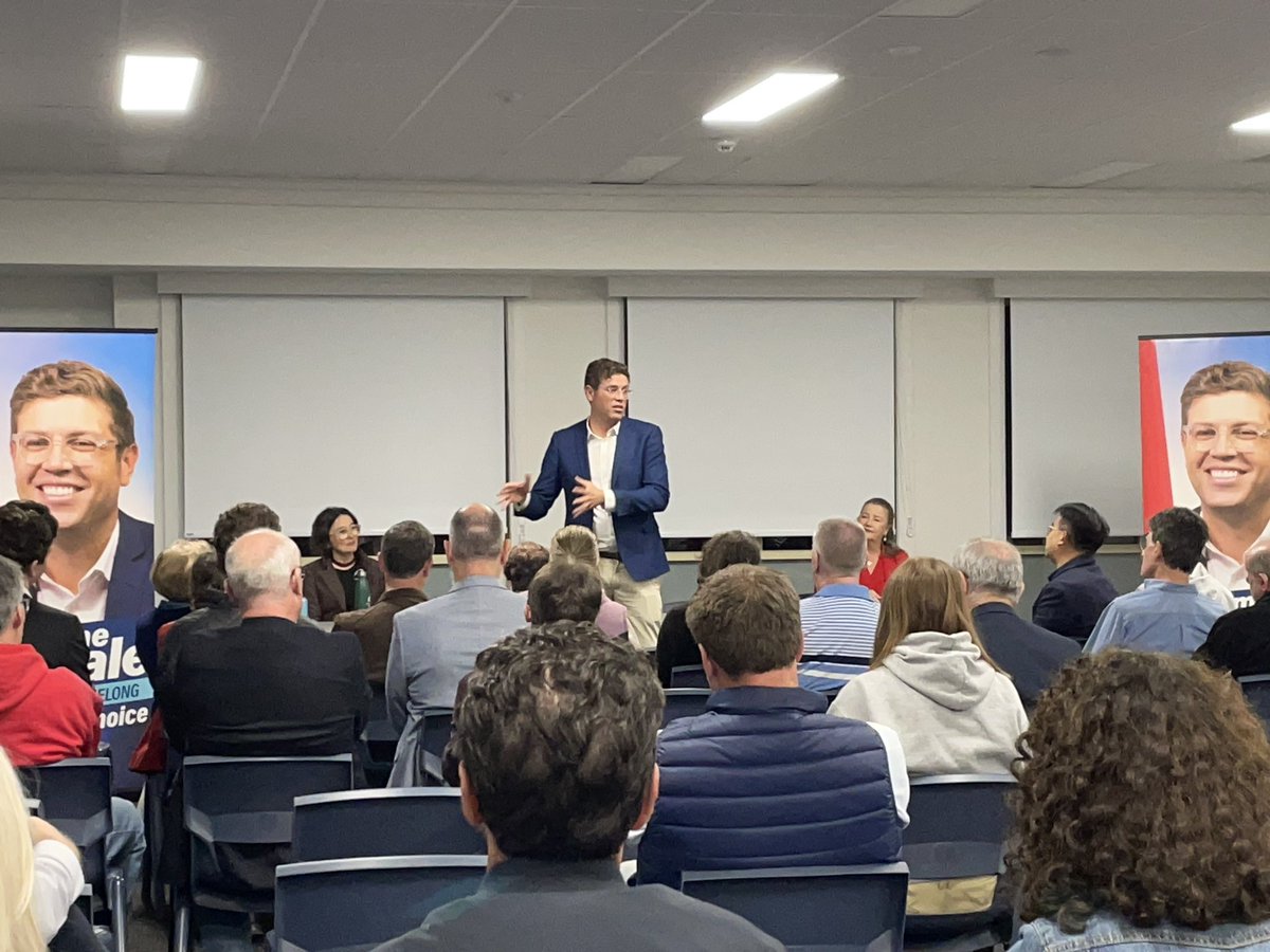 jeromelaxale's tweet photo. Climate change a huge issue in #bennelong. Last night @Bowenchris came to front locals and outline our policies for this election. A Labor win in Bennelong will see action on climate change. A liberal win and we get 3 more years of Morrison #auspol https://t.co/ISTw0FUTSA