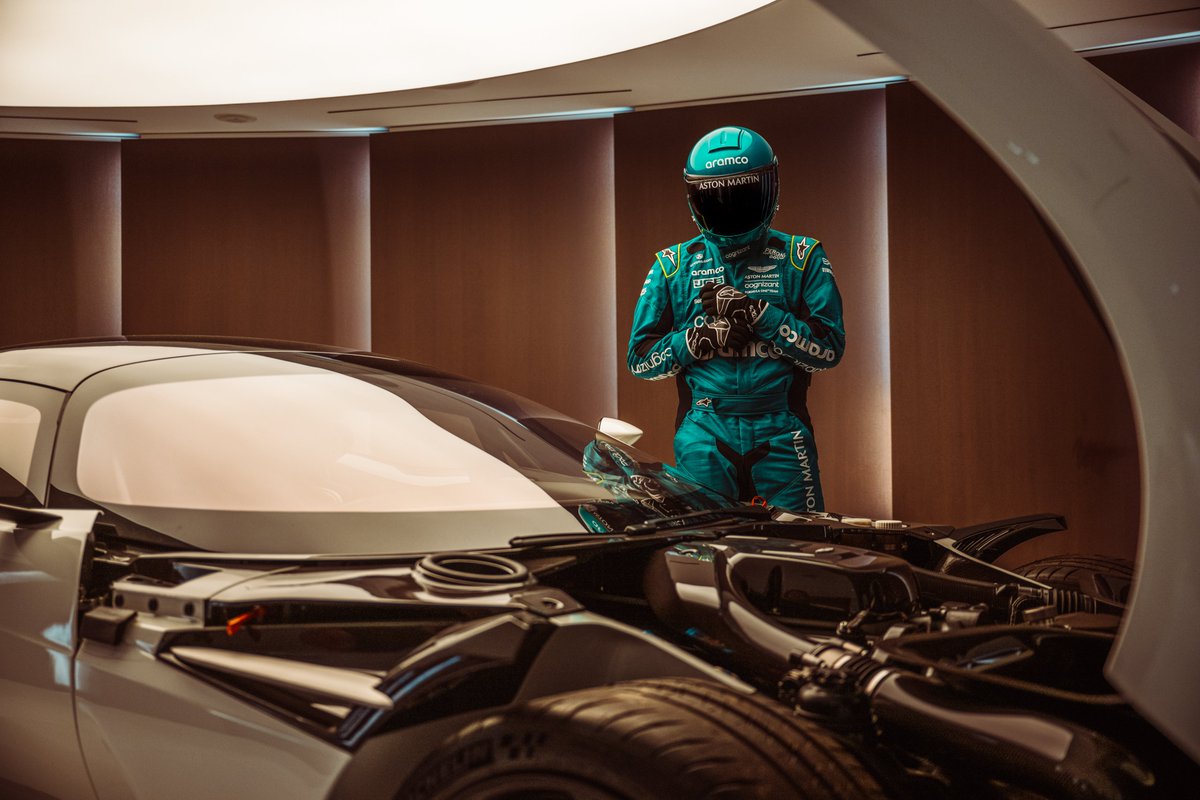 AstonMartinF1's tweet image. With incredible panoramic views of Biscayne Bay, Aston Martin Residences is inspired by the bayfront location.

“Being the tallest residential tower south of New York, it's going to redefine the entire Miami skyline.” - Elliott, Miami Beach. #IAMMIAMI

📸 @ConorMcDPhoto