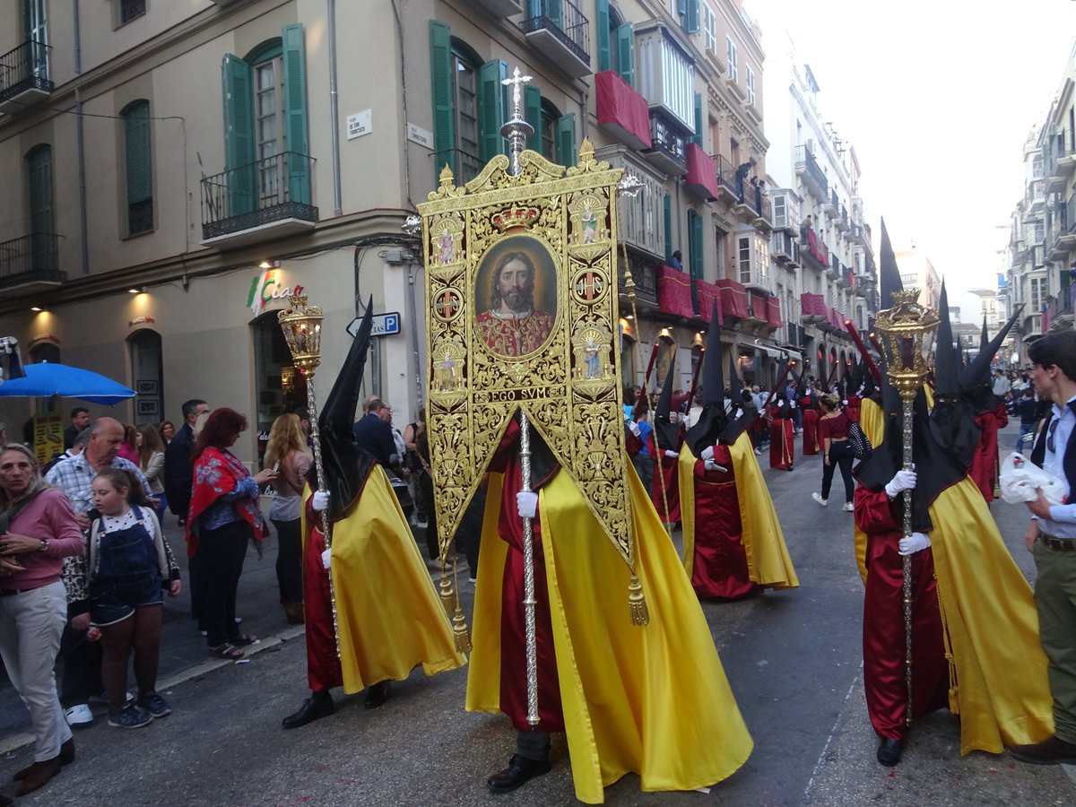 joseleiva37's tweet photo. Enriquecedora mesa sobre el RO ayer en @HdadRescate. Se verifica la existencia de un grave problema que entre TODOS los cofrades tenemos q arreglar. Nos jugamos el futuro de la S.Santa, tesoro de fe heredado de nuestros ancestros. Toca oír a los 41 cabildos. @CofradesDMalaga https://t.co/mObB1IUDlE