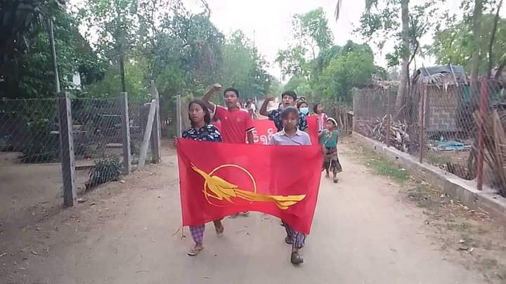 miN13700's tweet photo. The protesters of "Our village searching for no savior" strike in Yinmarbin township rallied on the evening of May 7, to continue protesting against the military junta.

#HelpMyanmarIDPs
#2022May7Coup
#WhatsHappeningInMyanmar https://t.co/p3mQcZ4Gvh