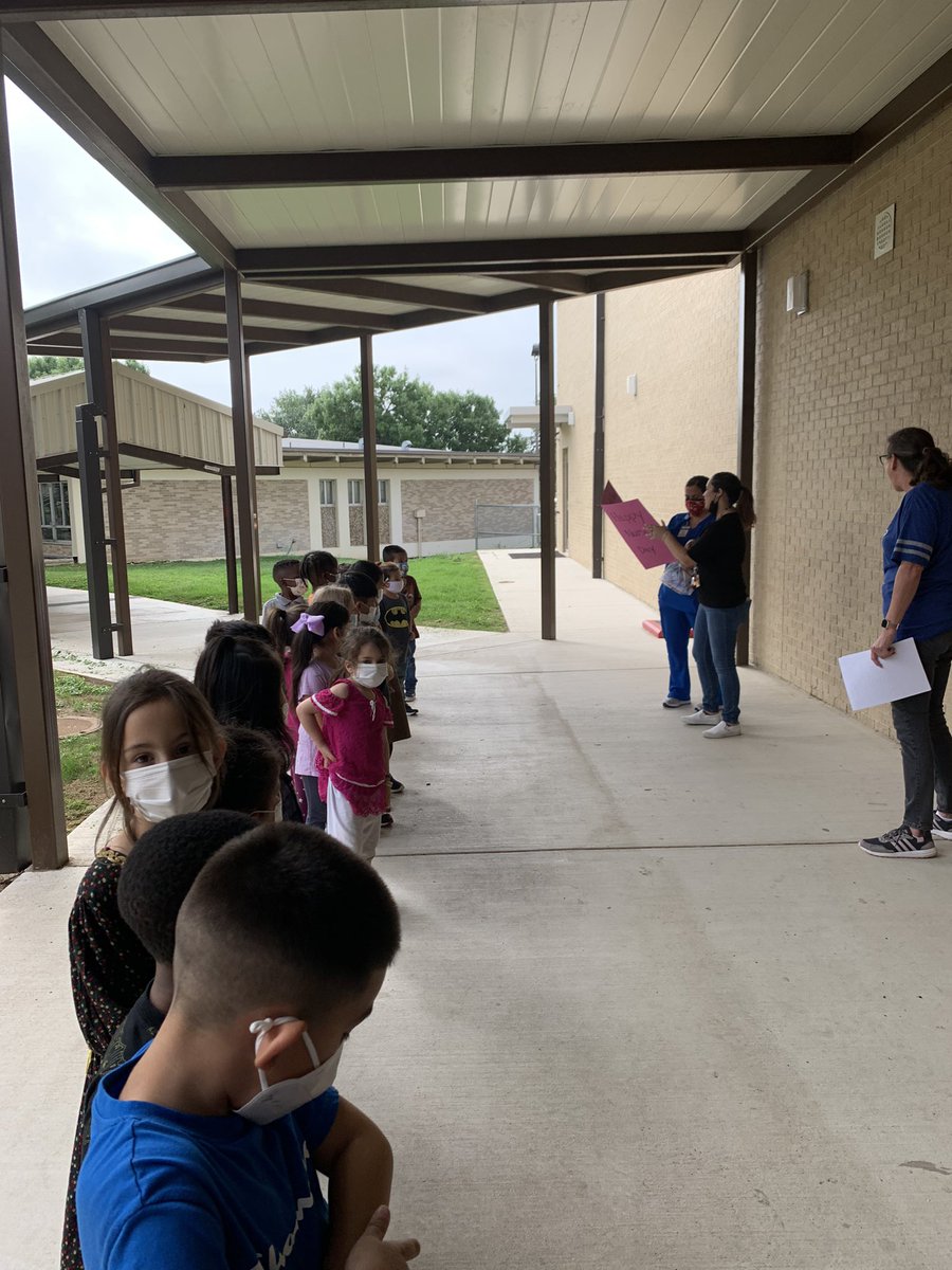 KentonineC's tweet photo. We love our Nurse and our Cafeteria Heroes!@NISDGlenoaks https://t.co/X1TZLh51KY