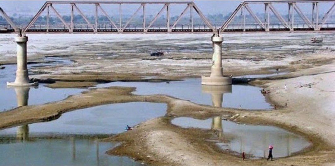 AyazLatifPalijo's tweet photo. Sindh is facing 72% shortage of water. Give us our due share, scarcity of water is damaging our livelihood, agriculture &amp; economy. #IRSA is violating the water proportionmnt accord of 1991.
@MuradAliShahPPP
@S_KhursheedShah
@MaryamNSharif
#QATPak
#AyazLatifPalijo
#SindhNeedsWater https://t.co/si6eGAsrQn