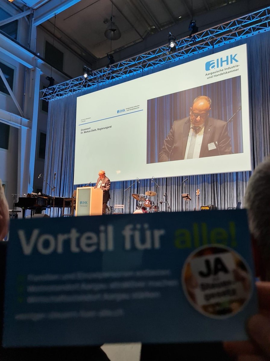 hjbertschi's tweet photo. Wenn wir JETZT nicht handeln, werden wir behandelt!
Der #Aargauer Finanzdirektor Dr. Markus #Dieth spricht sich an Jahresversammlung der #AIHK im Trafo Baden für ein #JA zur #Steuergesetzrevision am 15. Mai aus.
https://t.co/A5J7fjYWBU https://t.co/yqVuwTRIFN