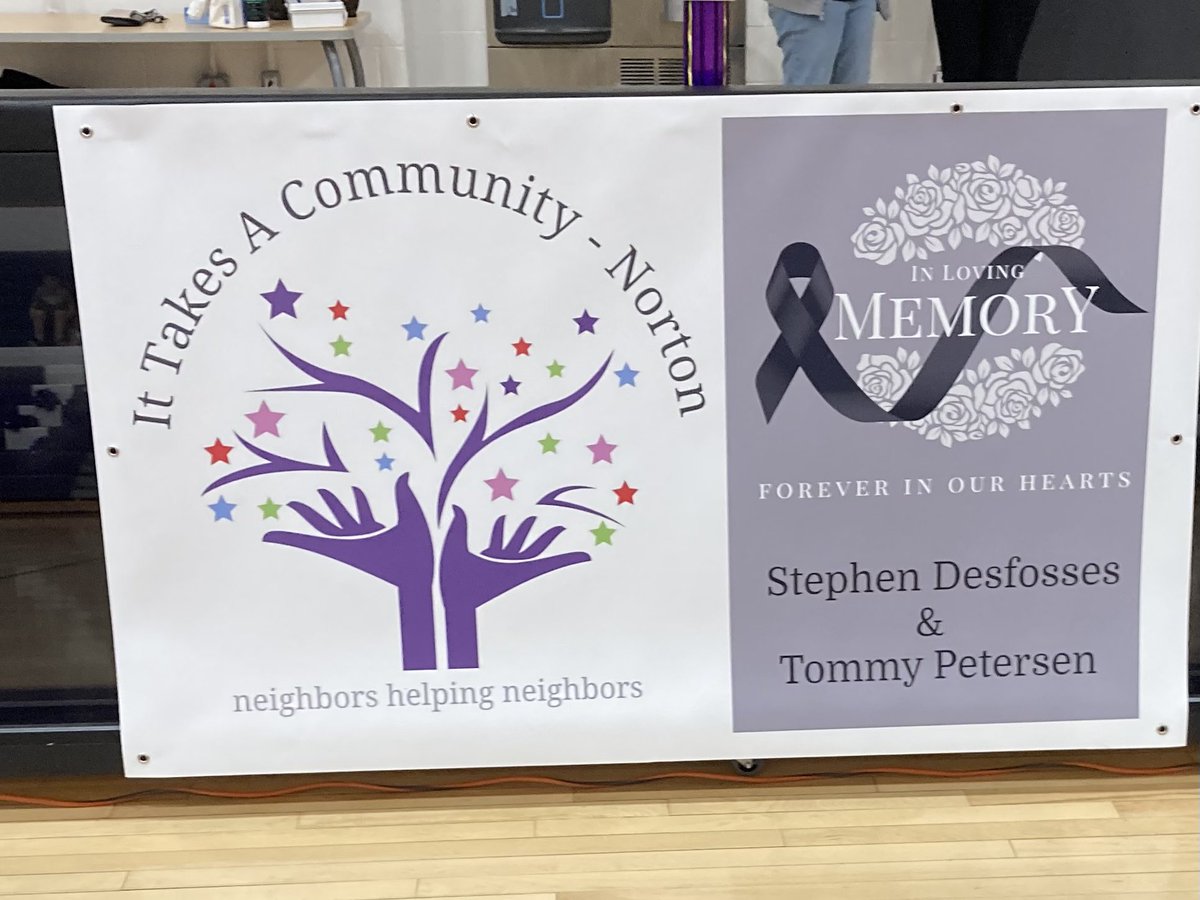 The <a href="/NortonMaPolice/">Norton Police Dept.</a> played in the @ItacNorton game v <a href="/NortonSchools/">Norton Public Schools</a> , great event that helps many in the community which also remembered Sgt Desfosses and Dep Petersen.
