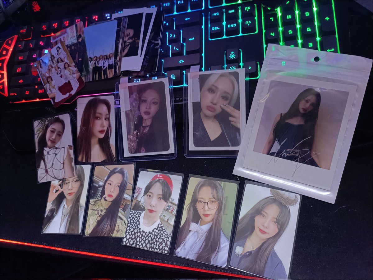 dream7chsr's tweet photo. @mltiplxnet Thanks sa DC merch, first time ko bumili. I'm so happy 😍 https://t.co/leRzFFakKD