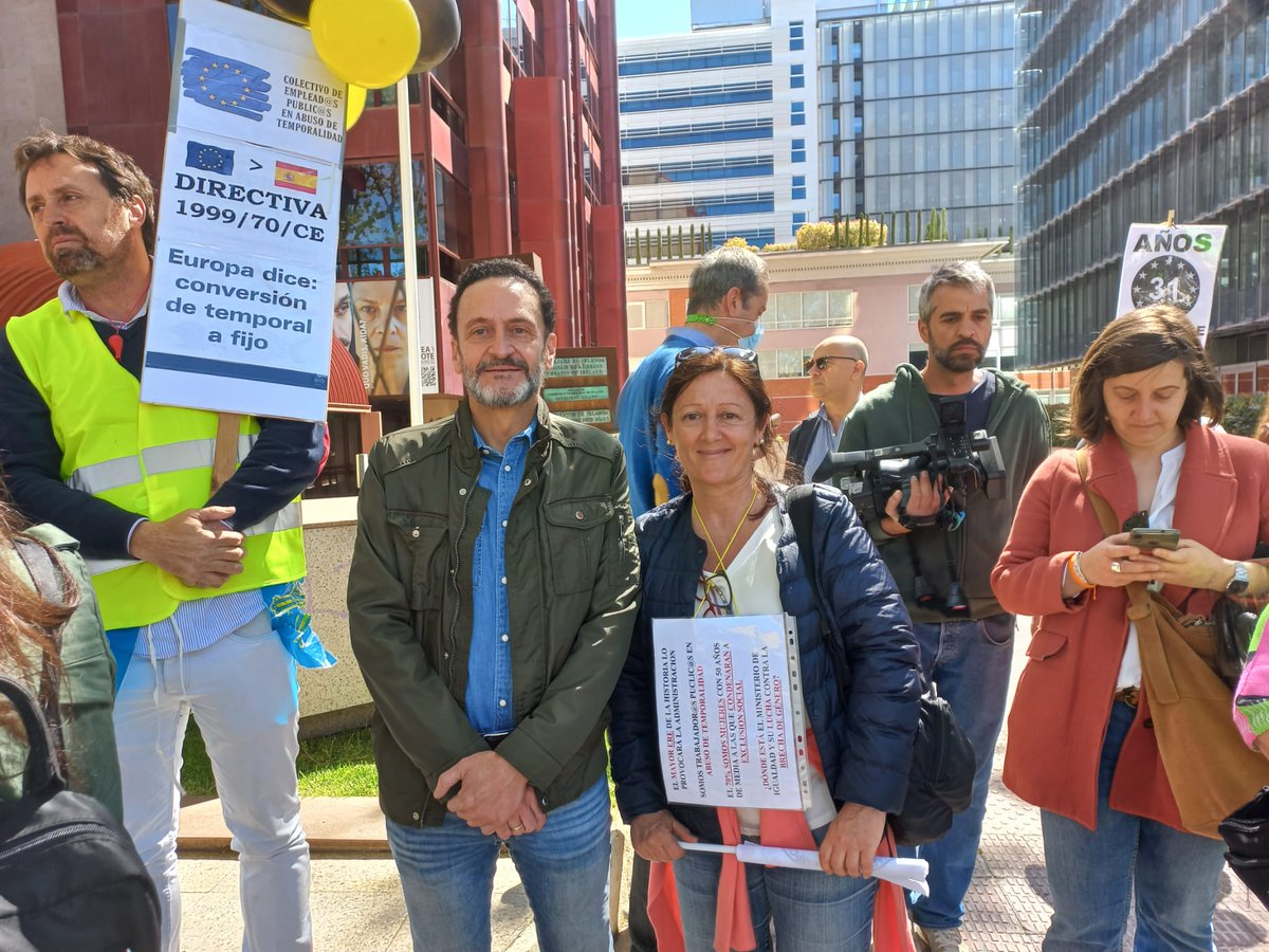 SinttaCaib's tweet photo. Gracias @BalEdmundo @CsCongreso @CsBaleares x acompañarnos en la manifestación de hoy en Madrid.

Ni el RDL 14/21 ni la ley 20/21, sancionan el abuso ni resarcen a las víctimas. Sólo hablan de plazas.

Para cuando la aplicación de la Directiva 1999/70 en el sector público? https://t.co/J4W12b72U5