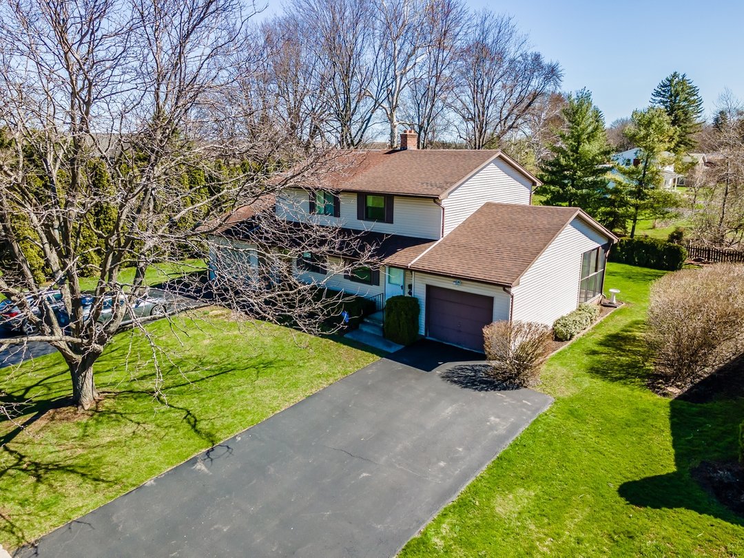 CheersToHere's tweet photo. 🌟 JUST LISTED! 🌟​​​​​​​​​​​​​​​​​​​​​​​​​​​​​​​​

IMMACULATE &amp; IN MINT-CONDITION
PREMIER VILLAGE OF BROCKPORT LOCATION ✨​​​​​​​​

Enjoy this Beautifully Landscaped Backyard with an Expansive S https://t.co/OkzzAefBq0
