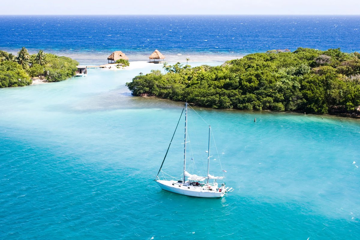 CNTraveler's tweet photo. The best islands in the world, from Central America to the South Pacific. https://t.co/L43sCxA5rp https://t.co/baNo70Wz1z