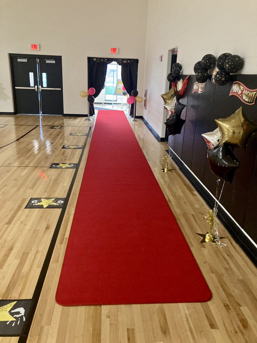 laura_mihalko's tweet photo. Hollywood Hit MV!🎥🌟 Sixth Grade Dance 2022! Take 2 🎬#StudentsareourVIPs @trtomasko @KBakaysa @MsSanker @MV_Knights https://t.co/TRr3tDrXd4