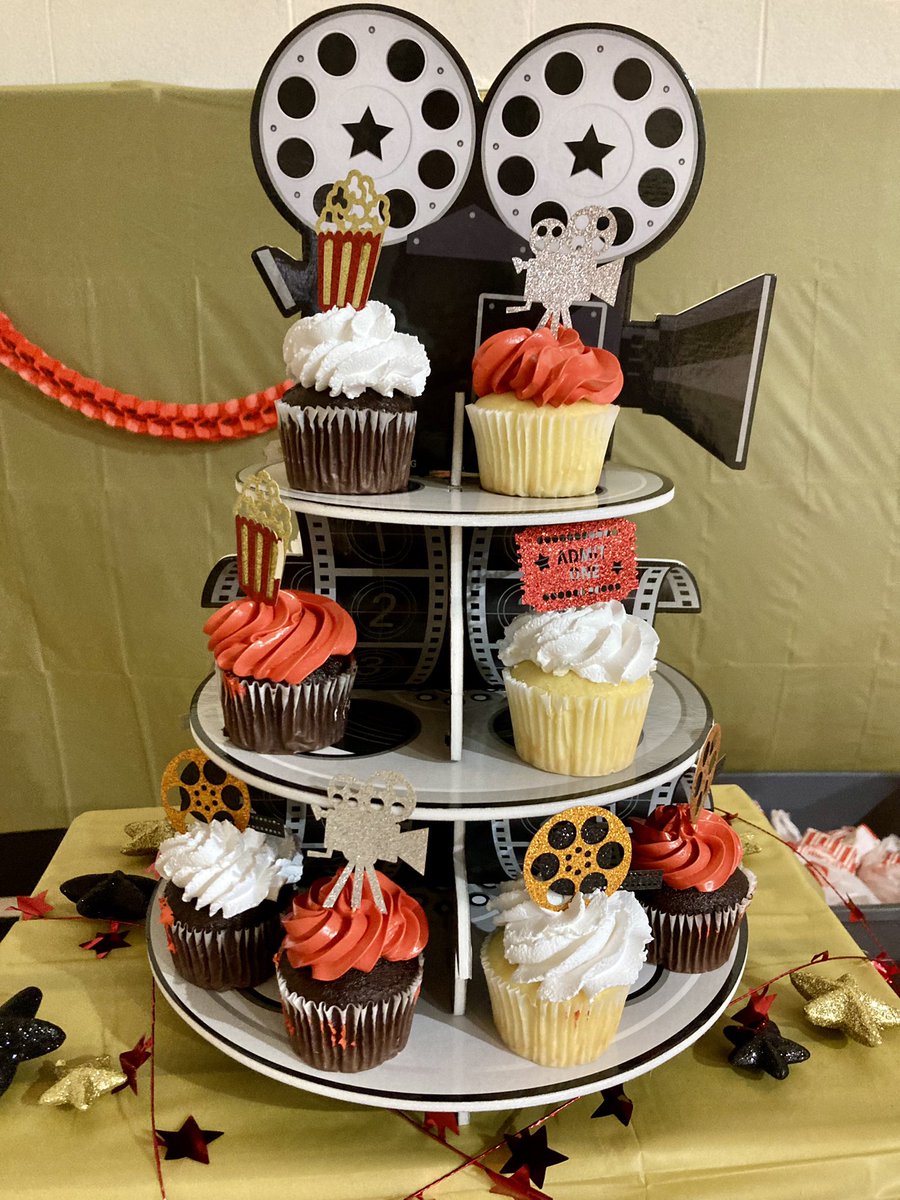laura_mihalko's tweet photo. Hollywood Hit MV!🎥🌟 Sixth Grade Dance 2022! Take 2 🎬#StudentsareourVIPs @trtomasko @KBakaysa @MsSanker @MV_Knights https://t.co/TRr3tDrXd4