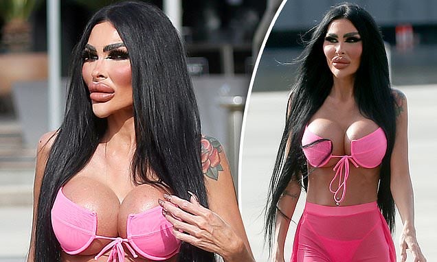 Supadupa Showbiz on X: Barbie girl! Australia's plastic surgery queen Tara  Jayne flaunts her cleavage in a VERY skimpy pink ensemble as she runs  errands in Melbourne. She's splashed out over $250,000