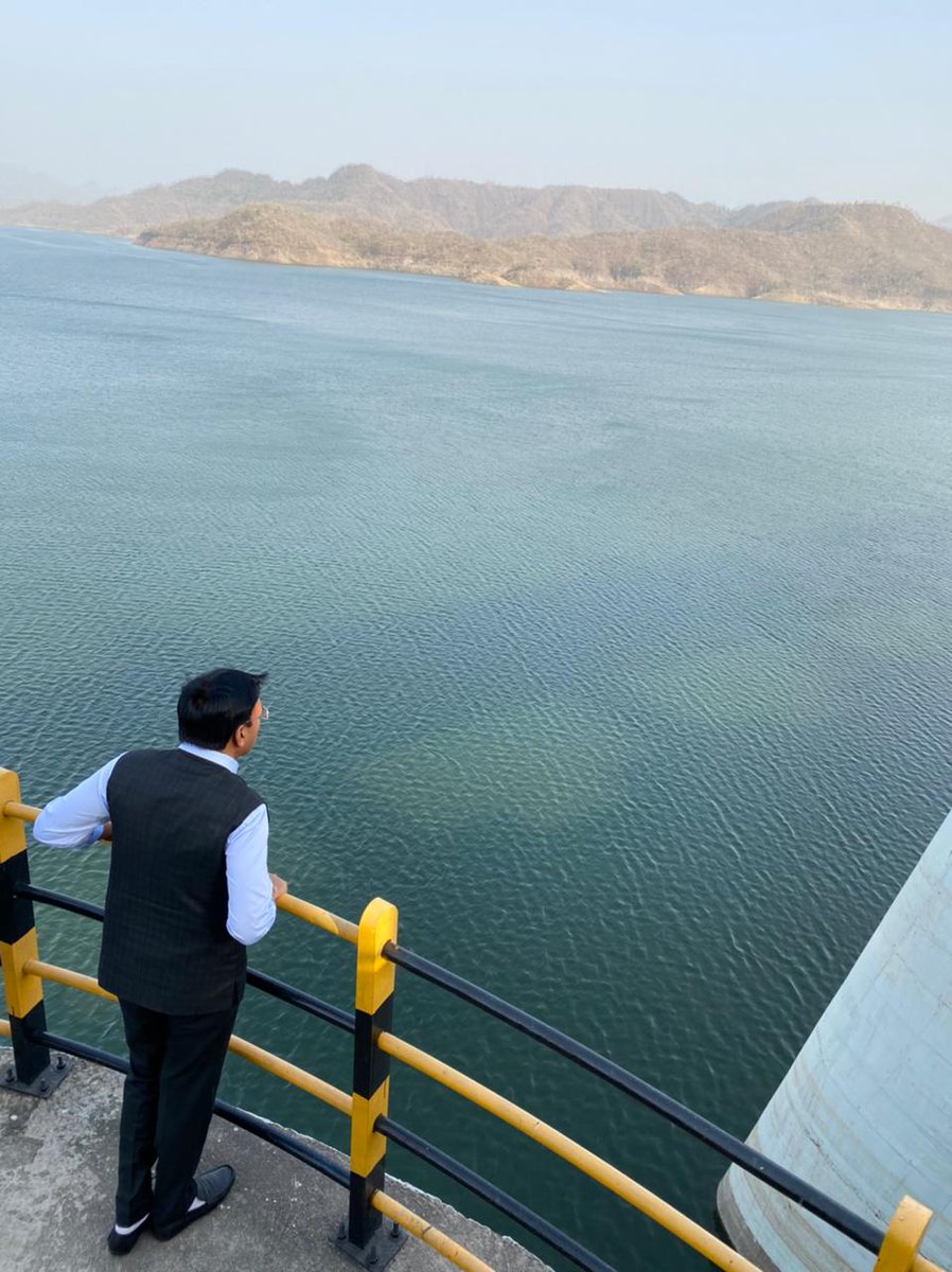 mansukhmandviya's tweet photo. नमामि देवी नर्मदे 🙏 https://t.co/I40GLhAlSn