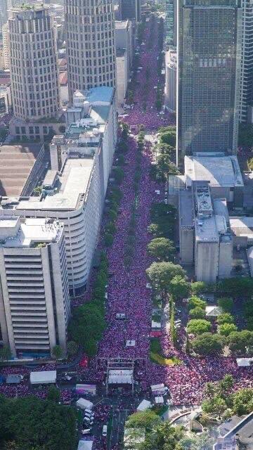 Akiko0019's tweet photo. #MakatiIsPink https://t.co/QhFs04wyvM