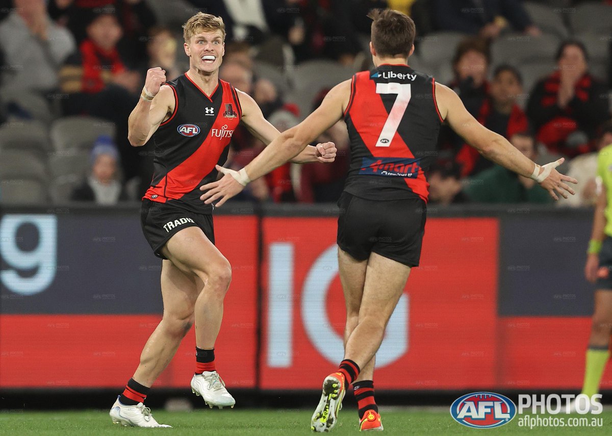 AFL's tweet photo. FT: @essendonfc 16.12 (108) defeat @HawthornFC 11.15 (81).

A win for the ages 👏

#AFLDonsHawks https://t.co/Ro4m5eTE6X
