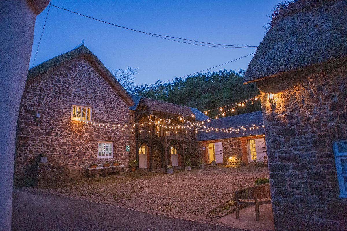 CWM_YDCW's tweet photo. #VenueOfTheDay: @bickleighcastle - This historic 11th-century castle and 6th-century Saxon chapel are situated next to the River Exe which flows down to Exmouth, combining a tranquil river setting with magnificent countryside views. https://t.co/SCp6sx3pAP https://t.co/GioVrKr5Wt