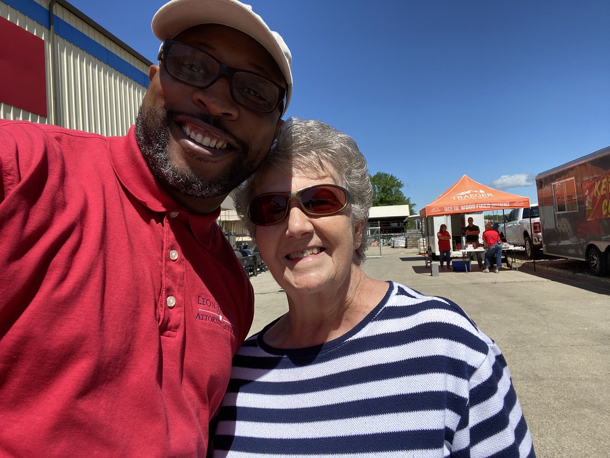 Leon4AG's tweet photo. Had a packed day yesterday starting in Russellville at West Main Donuts, then on to Glenwood to connect with voters at Plyer Home Center 75th Anniversary and finished in Magnolia putting up signs. #rightchoicerightnow #arpx https://t.co/CMWEZnn4US