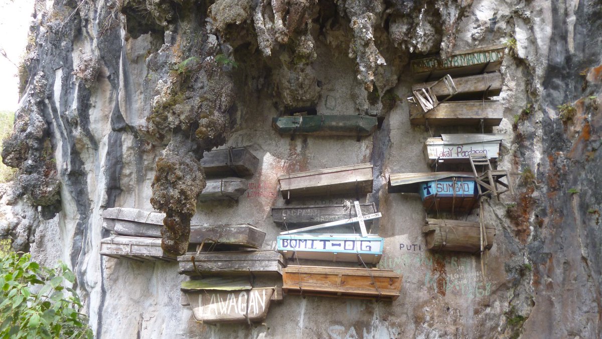 MidnytRed5223's tweet photo. @Yeezus_002 @AneroVerse The hanging coffins at Echo Valley, Sagada, Mountain Province, Philippines. I was here Feb, 2018 and May 2019. They are believed to be centuries old. Eerie yet fascinating, the old Igorot tradition of burying their loved ones speaks highly of the tribe’s rich culture. https://t.co/kQkBDCPe9w