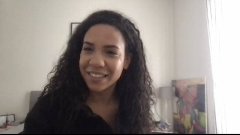 CloudsCon's tweet photo. Sarah aime vraiment répondre à vos questions 🥰 #CACSarah 🖥 https://t.co/l2R4sFmci0