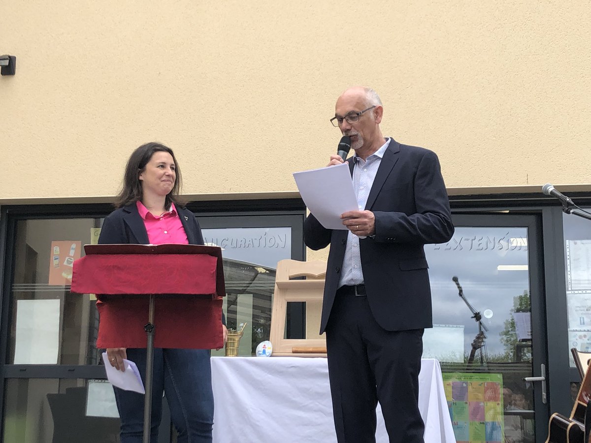 pelle_michel's tweet photo. Samedi 7 mai : inauguration et bénédiction des nouveaux locaux de l’école du Sacré-Cœur d’ORGÈRES. Une équipe engagée autour du Chef d’établissement au service des 260 élèves de l’établissement. https://t.co/52ggHJWoUu