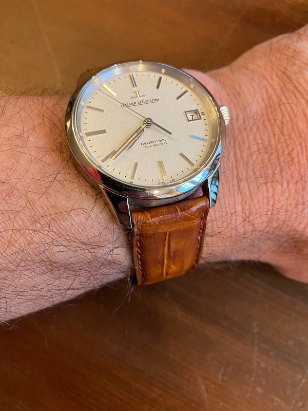 PuristSPro's tweet image. Dug out an old strap for the #TrueSecond.
tinyurl.com/y4z2org3
#JaegerLeCoultre
#Geophysic