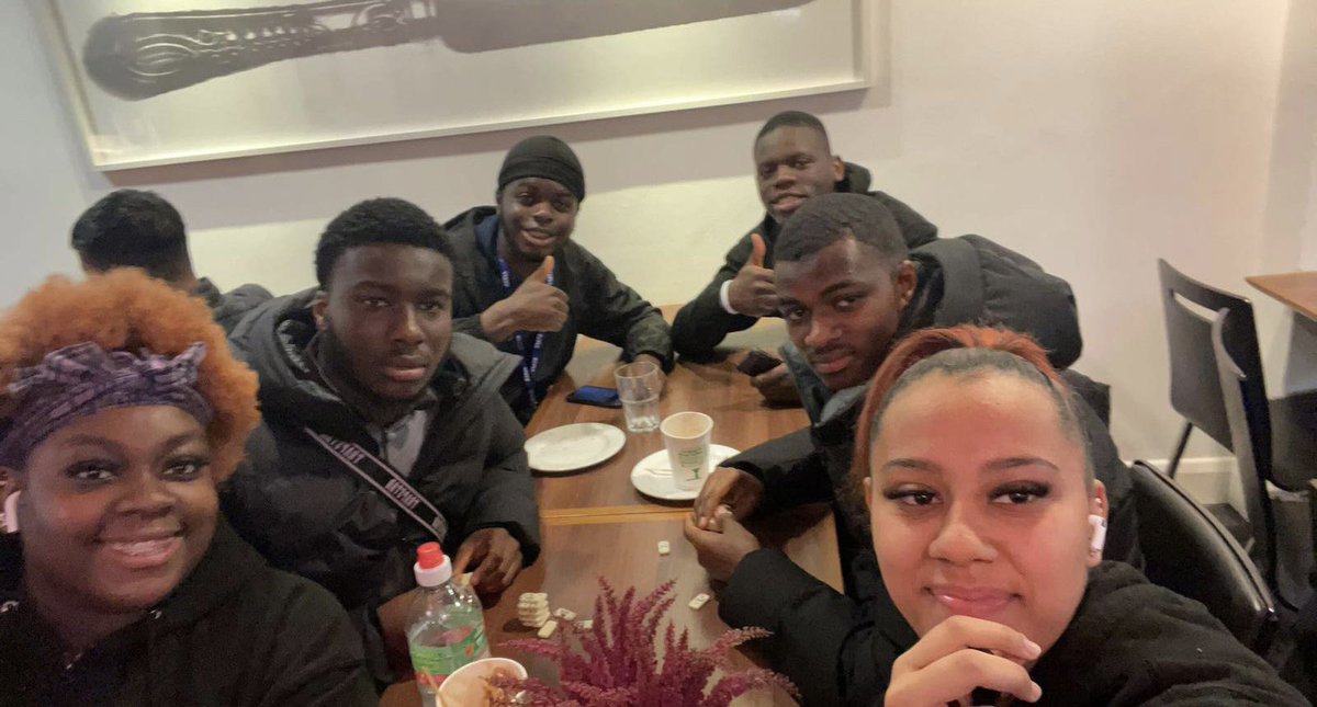 SouthwarkYAs's tweet photo. An amazing opportunity to build inter borough connections and work together on #myends initiatives that will help tackle and address violence as a whole. We are having the best time! 😊 https://t.co/jwEmpRQM6X