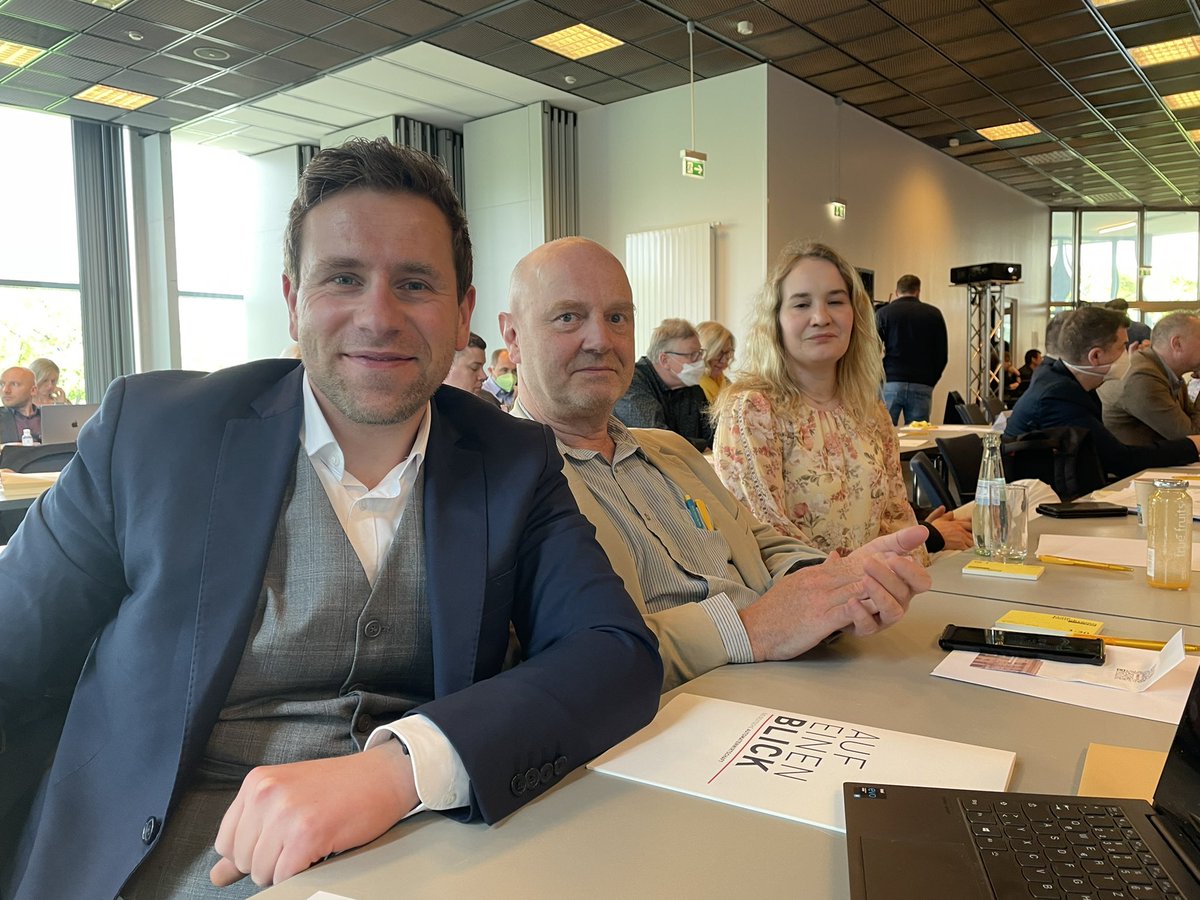 FDP_Friedenau's tweet photo. Ortsverband Friedenau auf dem Landesparteitag der FDP
#fdpberlin #FDPTS #fdpfriedenau #fdplpt https://t.co/fbS4wJ8jA3