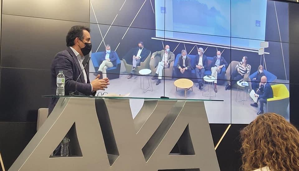 ChusB64's tweet photo. #SprintAXA ayer en Madrid con cierre de @MarRomero como directora Distribución AXA España. La corriente más fuerte, la del equipo!!!. "La Vida en AXA" https://t.co/HvoHrQRTF2