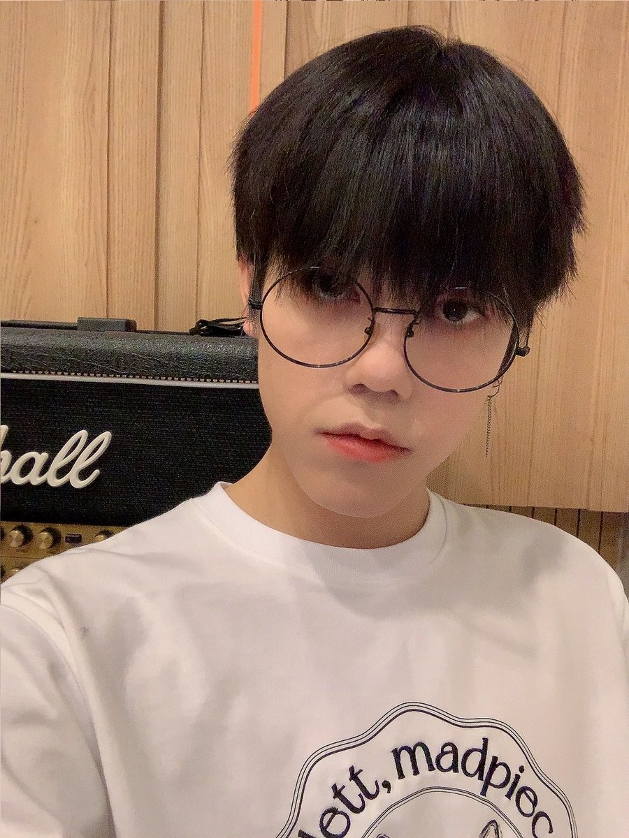 1994August21's tweet photo. Chill
#훈 #ChaHun #NFlying #엔플라잉 #차훈 #CatHun #チャフン #고먐미 @NFlyingofficial https://t.co/BHT8gCXBUe