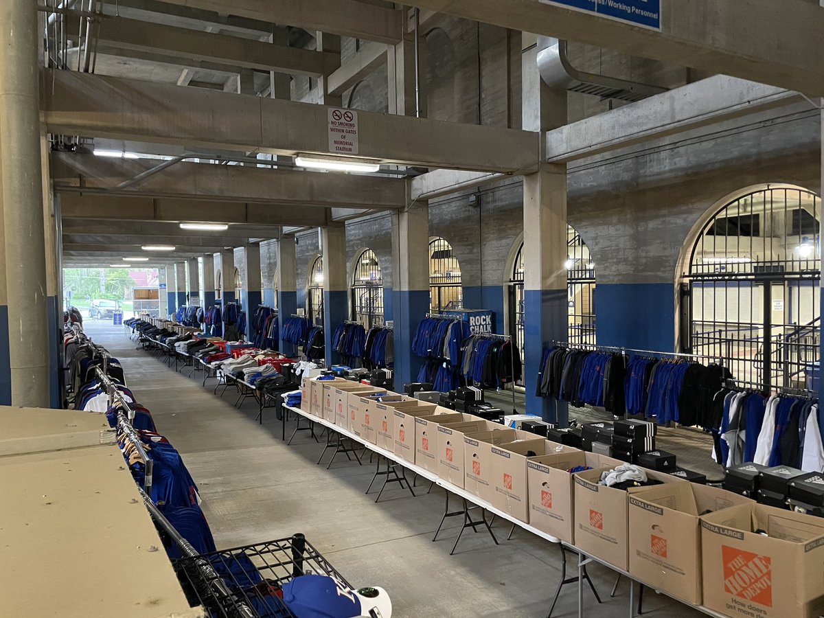JayhawkEQ's tweet photo. #surplussale  Williams Fund members @ 8a; General Public @ 9a. Lines are forming! See you @ The Booth this morning. https://t.co/F3GtrGvC9N