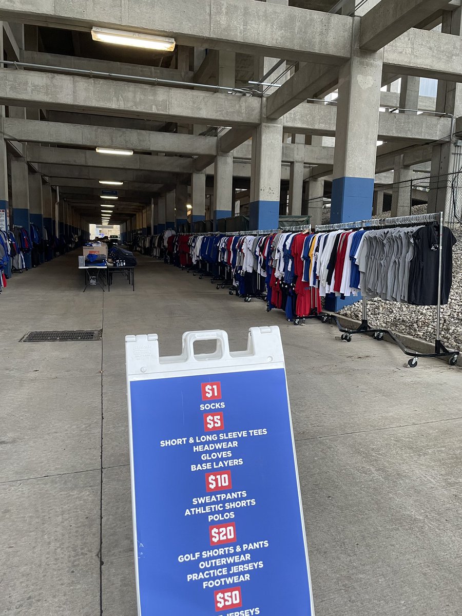 JayhawkEQ's tweet photo. #surplussale  Williams Fund members @ 8a; General Public @ 9a. Lines are forming! See you @ The Booth this morning. https://t.co/F3GtrGvC9N