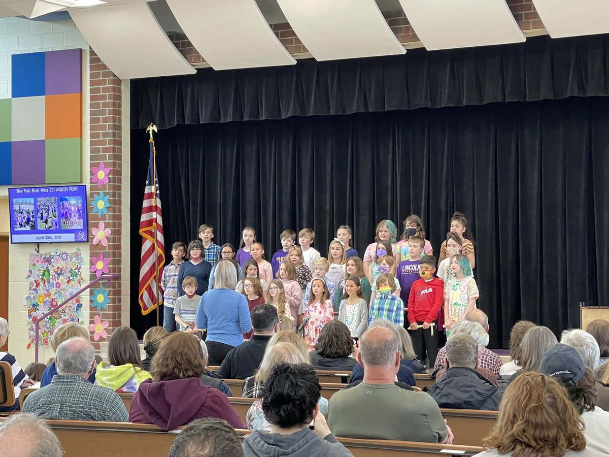 We had a wonderful day at Lincoln yesterday welcoming families to our first in person concert since 2019! K-4, Lincoln Singers, 5th grade Orchestra, and 5th grade Band all did a phenomenal job! Way to go #LkwdLincolnLeaders <a href="/LkwdSchools/">Lakewood OH Schools</a>