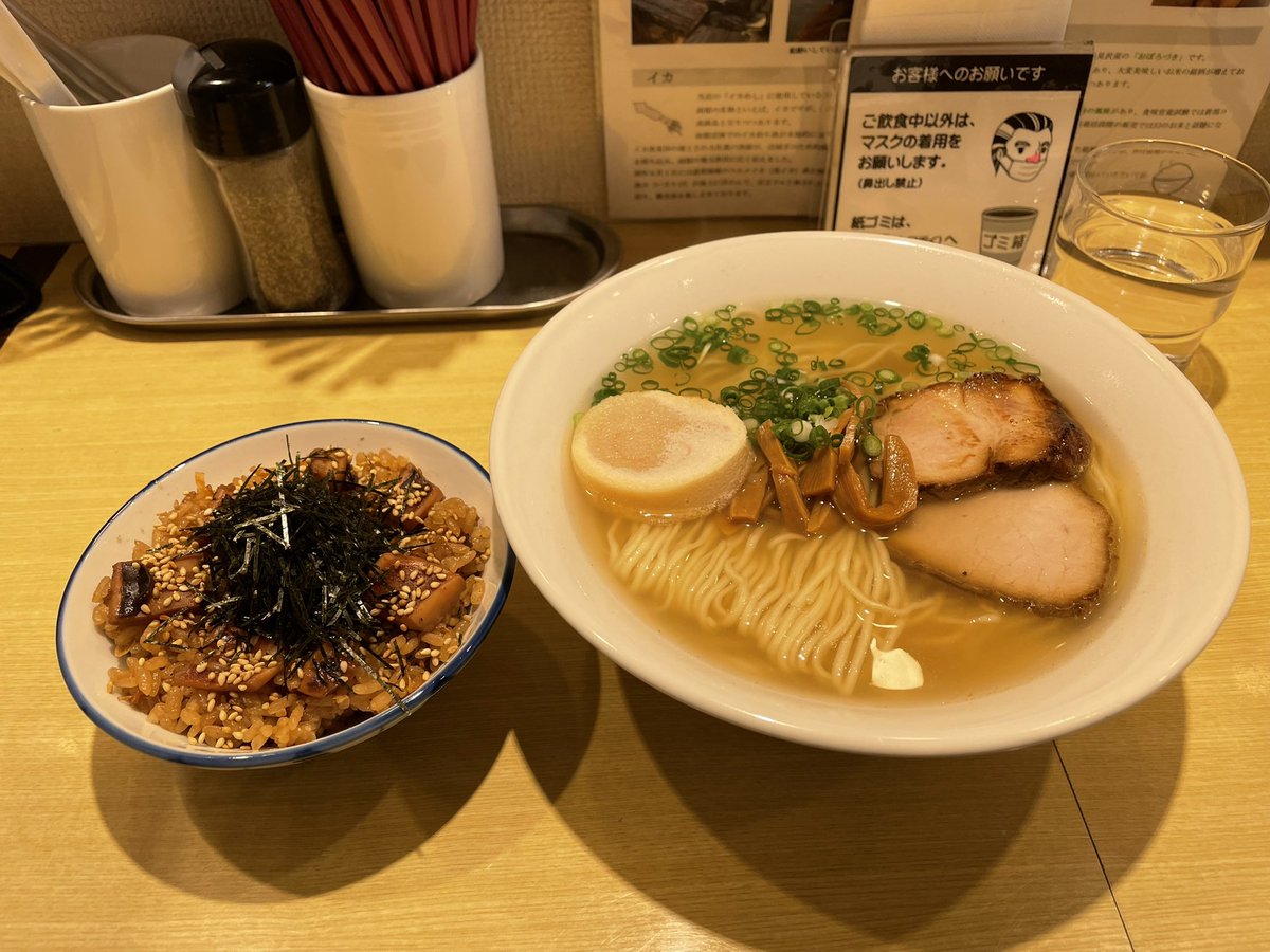 artmodic's tweet photo. 函館塩ラーメン 五稜郭　4.0

杉並区荻���にある函館の味を求めた店。SUSURUさんも推してるよね。ここは何回か行って気付いたんだけど、純粋に美味しい。店主こだわりの本場の素材を使い、函館の味を更に昇華させたような滋味深いスープ。スッと体に入る。いかめしもおス���メ。simple is best！素敵！ https://t.co/Vg9iuarUby