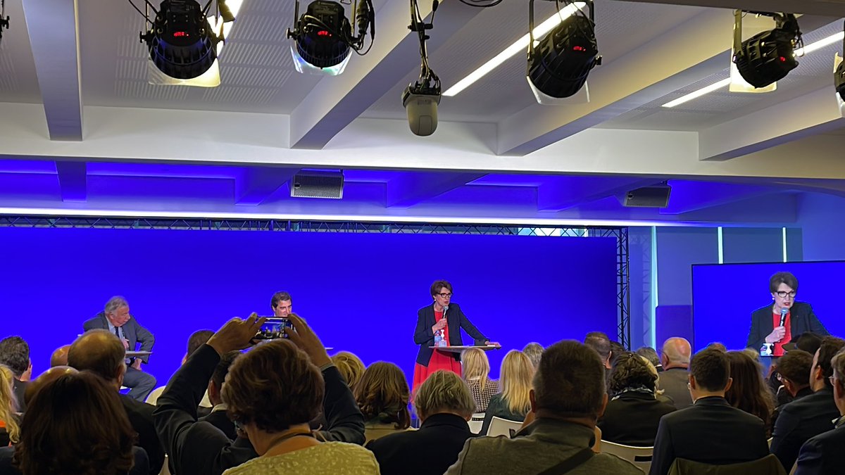 En direct du Conseil National des <a href="/lesRepublicains/">les Républicains</a>, avec <a href="/numaisnard/">Numa</a> et Véronique Bergerol 🇫🇷