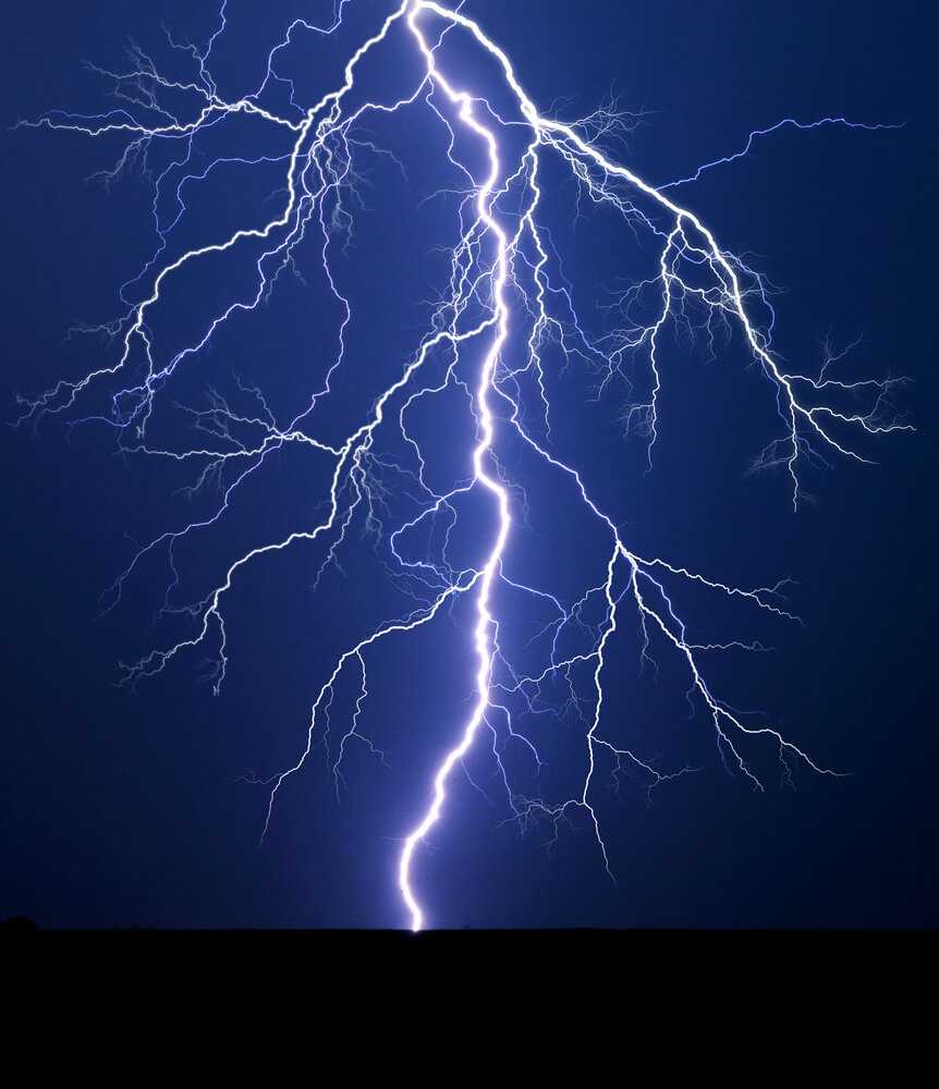LeadToday's tweet photo. Lightning bolts can sometimes be hotter than the sun. https://t.co/SdzudB5DcZ